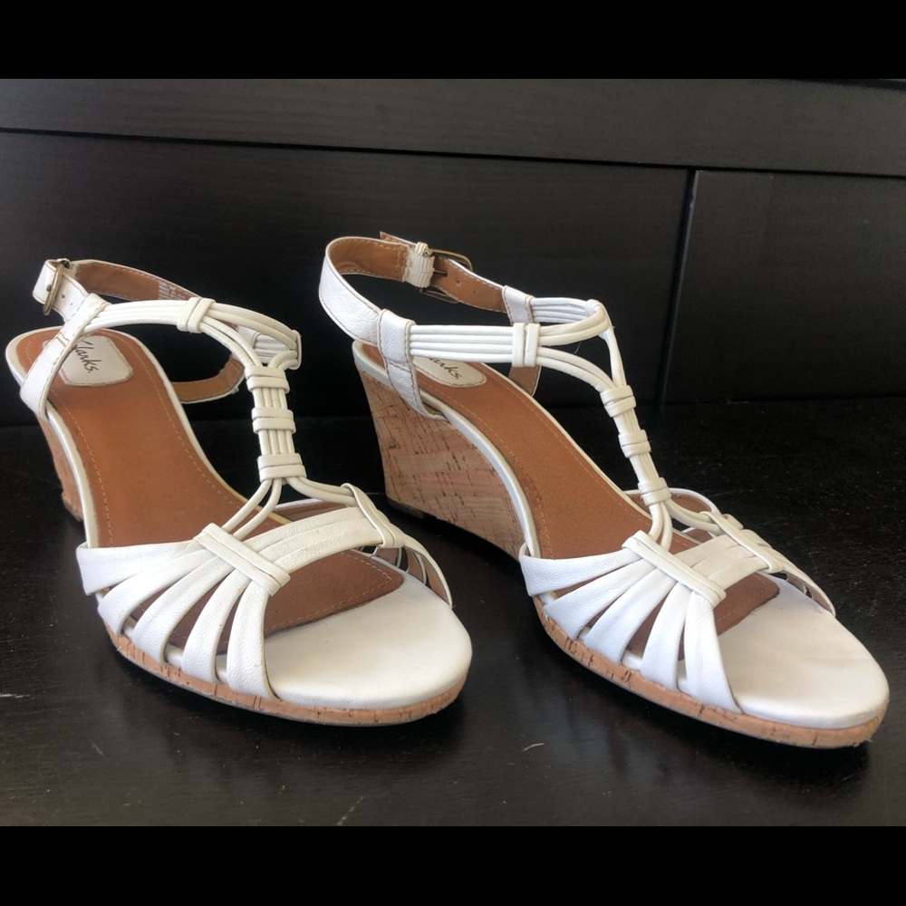 Clarks Strappy White Wedge Sandals 8M